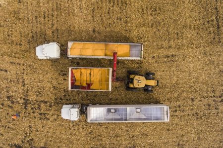 Corp Soybeanharvestaerialviewbeansinwagons3 101316 Vf 1024X767